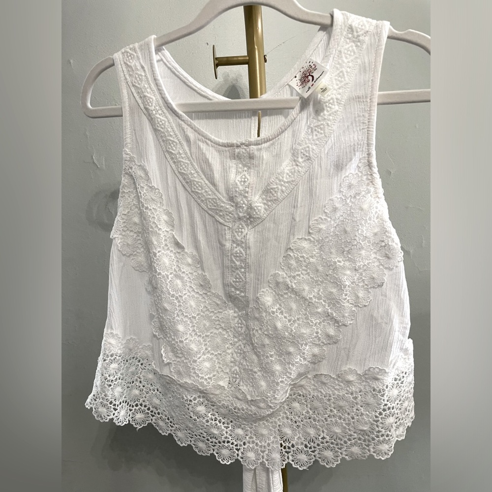 Self Esteem eyelet white sleeveless blouse size large